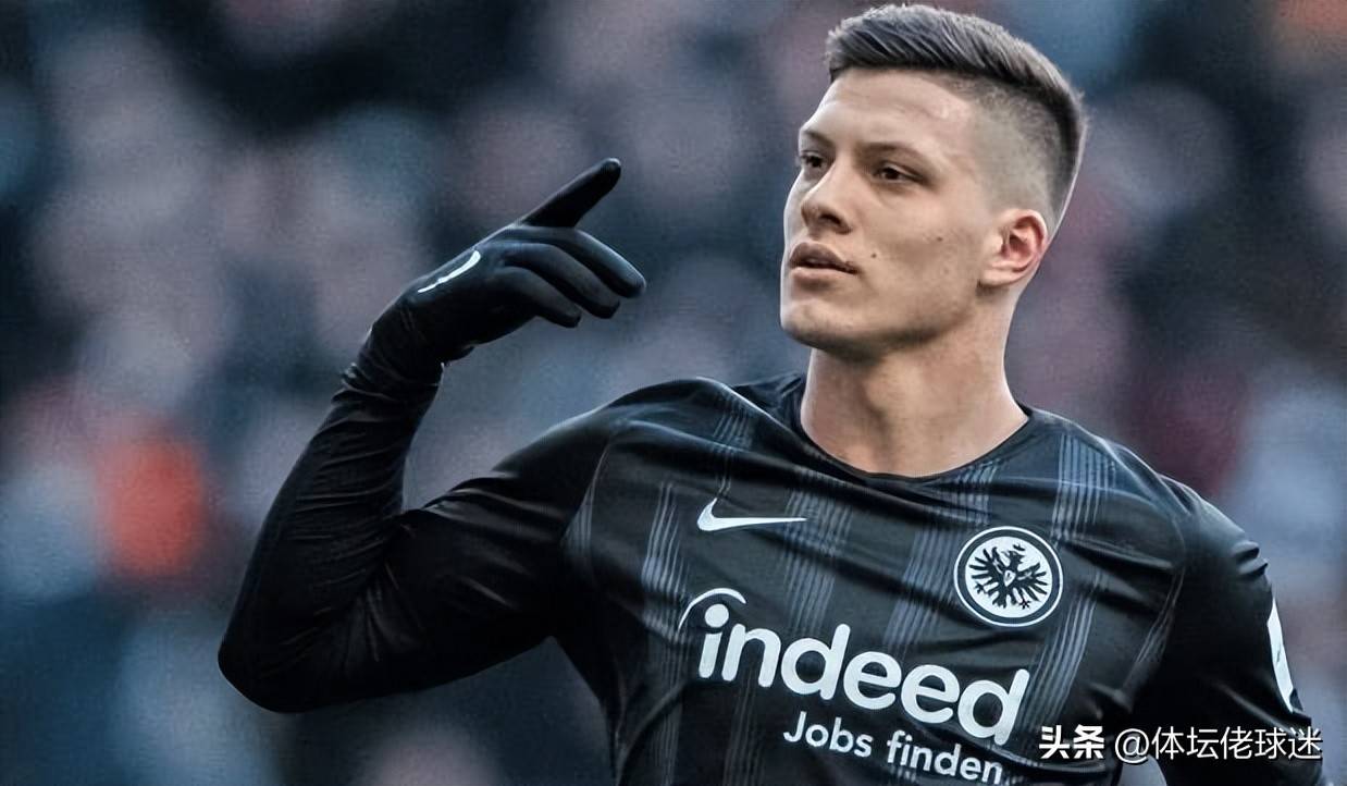 引援眼光毒辣, 身价破亿前锋加盟, 德甲豪强成“新黑店”